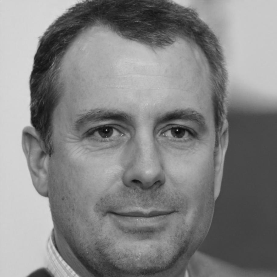 Portrait de Marc Dubois, analyste financier
